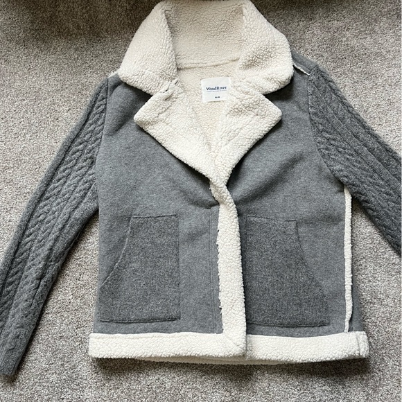 Wind river sweater. 21inches armpit to armpit - Picture 1 of 3